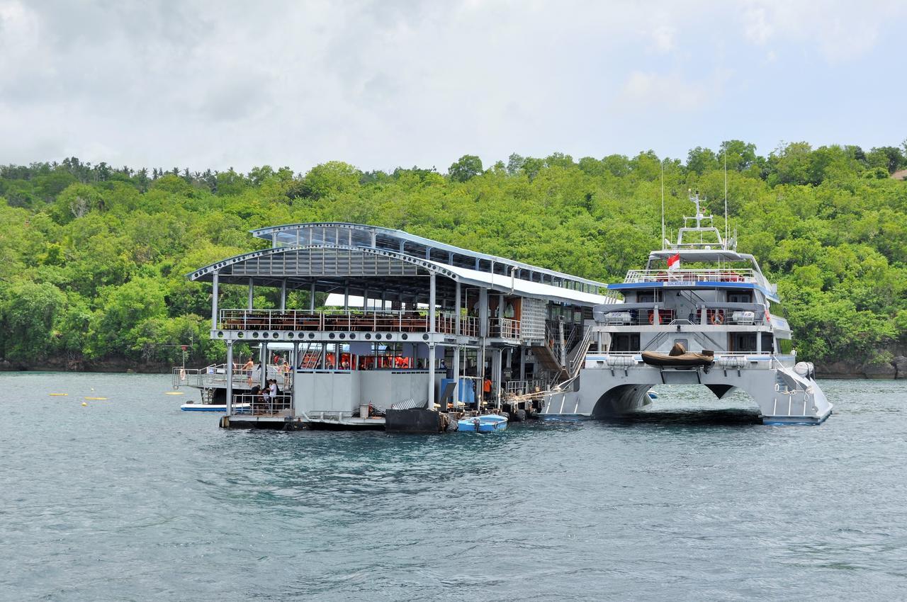 Cemara'S Beach Homestay Batununggul Exterior photo