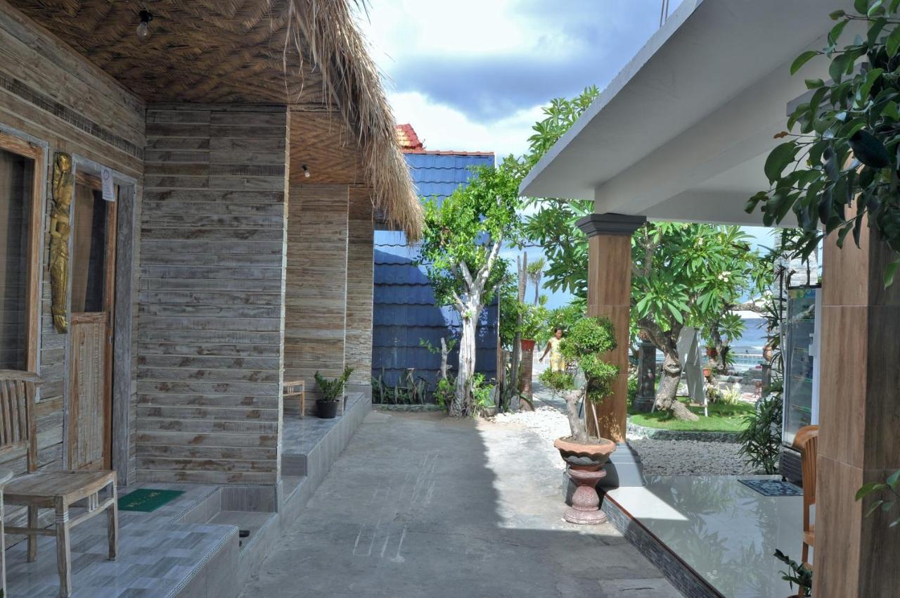 Cemara'S Beach Homestay Batununggul Exterior photo